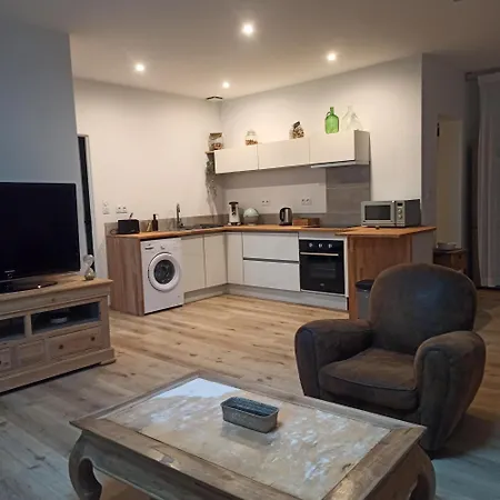 Flat Apartment *